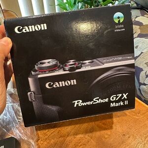 Canon PowerShot G7 X Mark II - Black- all accessories included